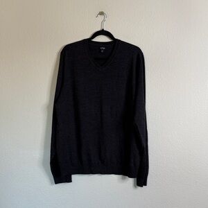 Apt. 9 Men's Charcoal V-Neck Sweater sz XL 
EUC